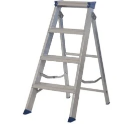 Werner 4 Tread Master Trade Stepladder - BS 2037 EN131 Professional