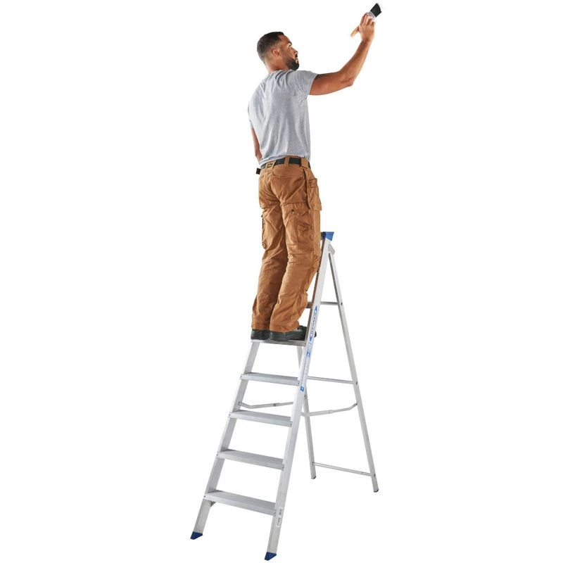 Werner 8 Tread Master Trade Stepladder - BS 2037 EN131 Professional 4 Werner 8 Tread Master Trade Stepladder - BS 2037 EN131 Professional - Image 2