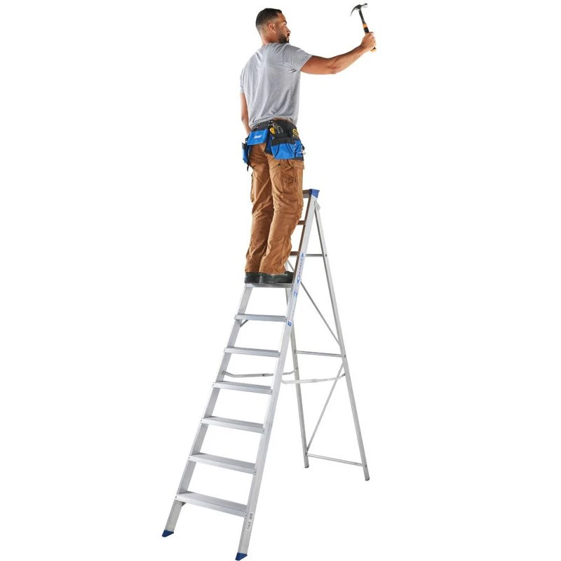 Werner 10 Tread Master Trade Stepladder - BS 2037 EN131 Professional 5 Werner 10 Tread Master Trade Stepladder - BS 2037 EN131 Professional - Image 4