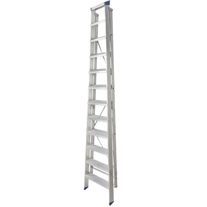 Werner 10 Tread Master Trade Stepladder - BS 2037 EN131 Professional 3 Werner 10 Tread Master Trade Stepladder - BS 2037 EN131 Professional - Image 2
