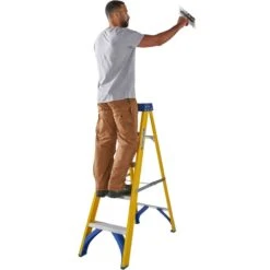 Werner 5 Tread Trade Fibreglass Step Ladder - BS 2037 EN131 Professional 12 Werner 5 Tread Trade Fibreglass Step Ladder - BS 2037 EN131 Professional -Insulation Superstore Sales 7160518 ai plasteringmale
