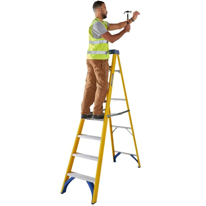 Werner 8 Tread Trade Fibreglass Step Ladder - BS 2037 EN131 Professional 8 Werner 8 Tread Trade Fibreglass Step Ladder - BS 2037 EN131 Professional - Image 6