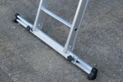 Murdoch Aluminium D Rungs D MAX 3 Section Extension Ladder 13 Murdoch Aluminium D Rungs D MAX 3 Section Extension Ladder -Insulation Superstore Sales dmax all ranges deployed stabiliser bar in situ